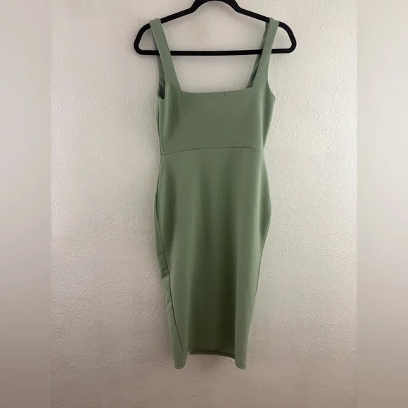 Nasty Gal sleeveless bridesmaid dress sage green size 6 - Picture 6 of 7